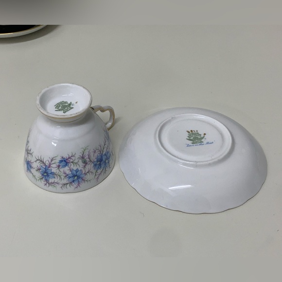 Vintage Royal Tuscan LOVE IN THE MIST Blue Footed Tea Cup & Saucer Set - Picture 13 of 16